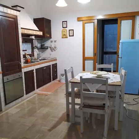 Comfy In Centre * Marsala